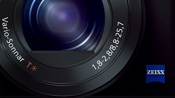 名門「ZEISS」のレンズを搭載しています