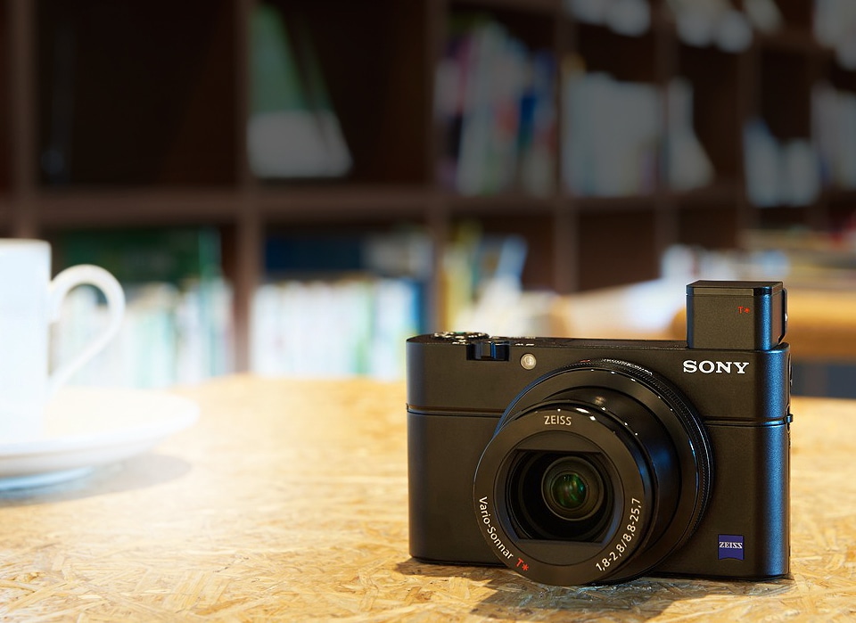「日常の瞬間を切りとるカメラ」RX100 III