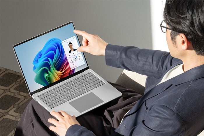 AI 𓋍ڂ Surface Studio J
